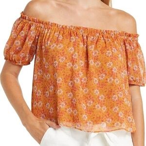 Wayf floral print elevates this off-the-shoulder style blouse size M